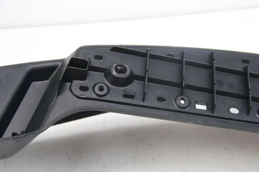 photo de PATA DE PIE IZQUIERDA PIAGGIO MP3 125 (2006 - 2014)