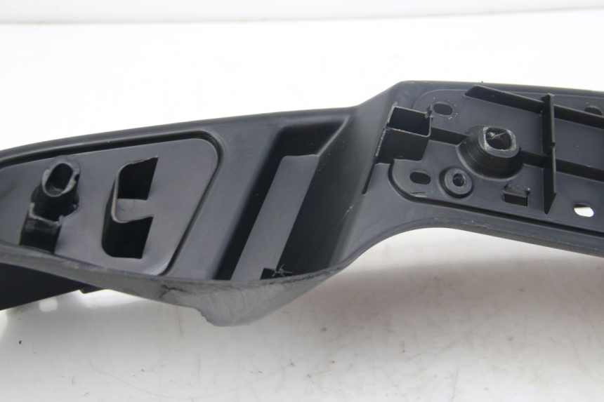 photo de PATA DE PIE IZQUIERDA PIAGGIO MP3 125 (2006 - 2014)