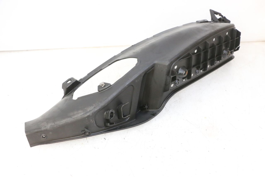 photo de TAPA REPOSAPIES IZQUIERDA PIAGGIO MP3 RL 250 (2007 - 2010)