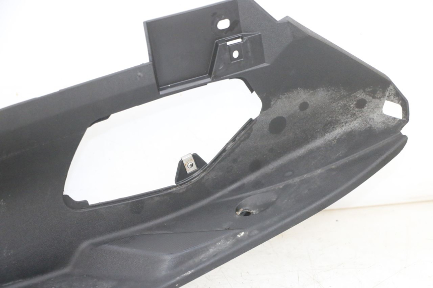 photo de TAPA REPOSAPIES IZQUIERDA PIAGGIO MP3 500 (2016 - 2018) - Zoom estado de uso