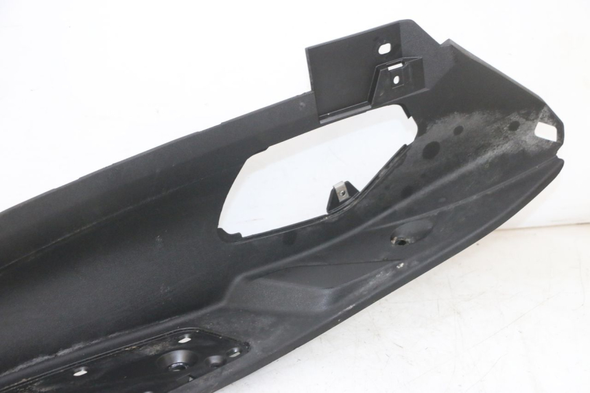 photo de TAPA REPOSAPIES IZQUIERDA PIAGGIO MP3 500 (2016 - 2018) - Marcados y referencias originales