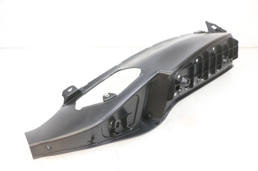 photo de TAPA REPOSAPIES IZQUIERDA PIAGGIO MP3 RL 250 (2007 - 2010) - Zoom estado de uso