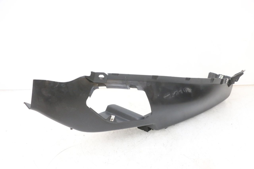 photo de TAPA REPOSAPIES IZQUIERDA PIAGGIO MP3 RL 250 (2007 - 2010) - Vista general del producto