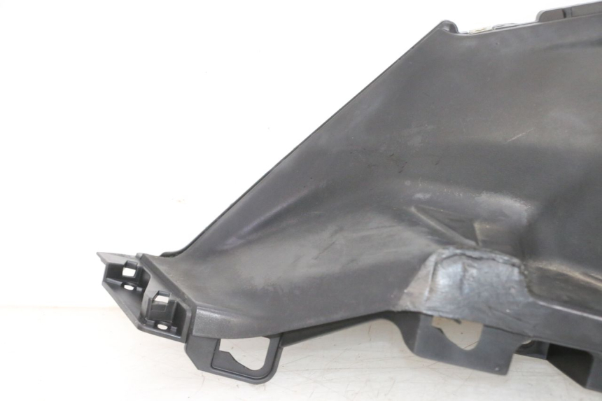 photo de TAPA REPOSAPIES IZQUIERDA SYM ORBIT III 3 4T 50 (2018 - 2021) - Inspección visual detallada