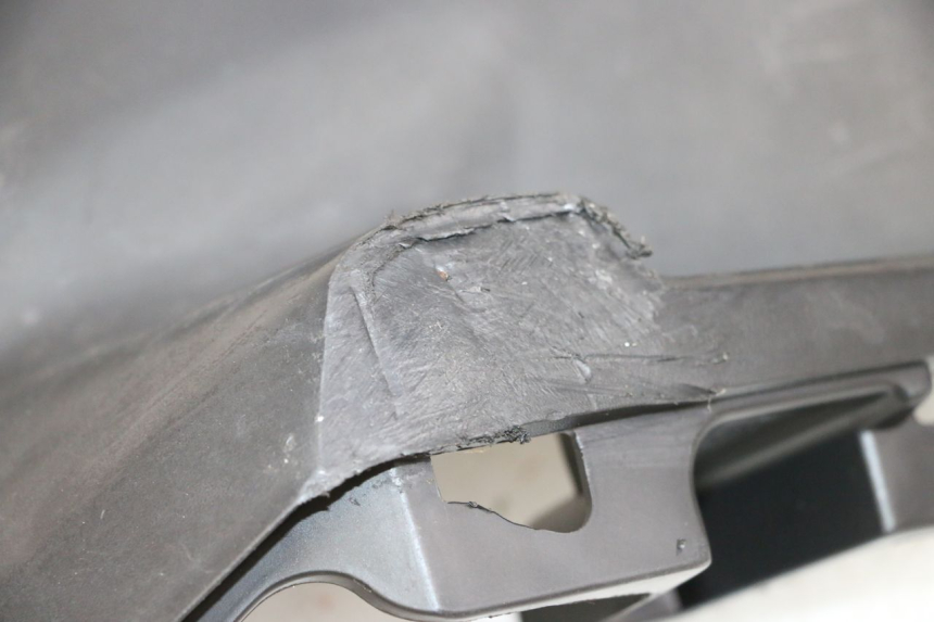 photo de TAPA REPOSAPIES IZQUIERDA SYM ORBIT III 3 4T 50 (2018 - 2021) - Marcados y referencias originales