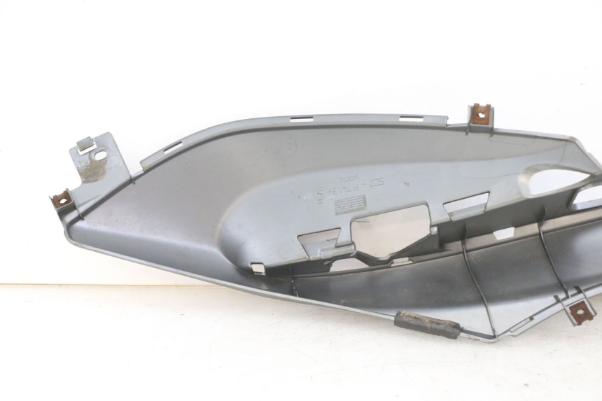 photo de TAPA REPOSAPIES IZQUIERDA MBK OVETTO 4T 50 (2008 - 2016)