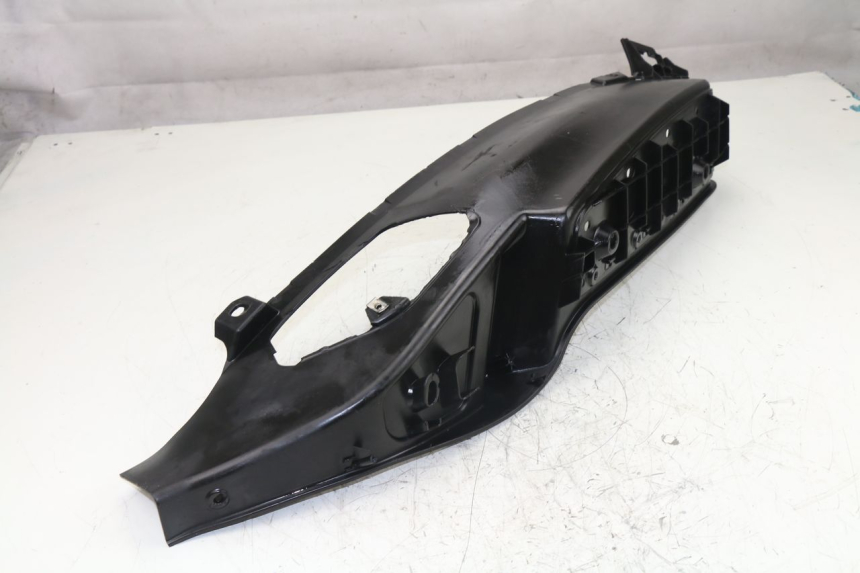 photo de TAPA REPOSAPIES IZQUIERDA PIAGGIO MP3 LT 400 (2007 - 2012)