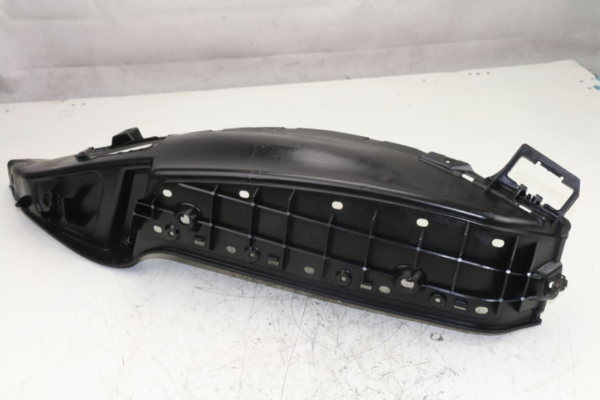 photo de TAPA REPOSAPIES IZQUIERDA PIAGGIO MP3 LT 400 (2007 - 2012)