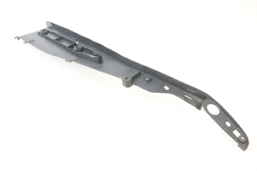 photo de TAPA REPOSAPIES IZQUIERDA PIAGGIO SKIPPER 125 (2000 - 2004)