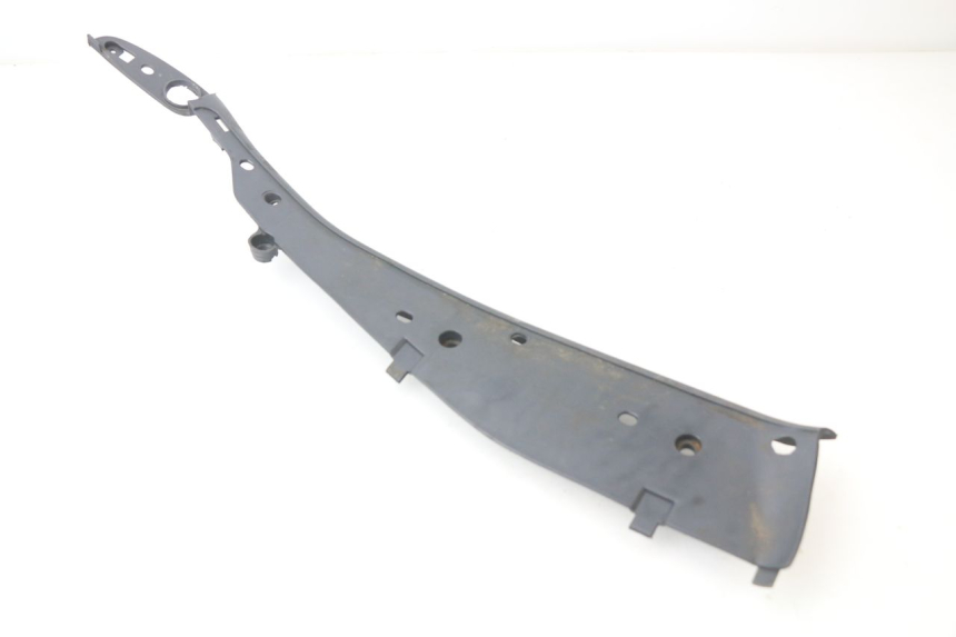 photo de TAPA REPOSAPIES IZQUIERDA PIAGGIO SKIPPER 125 (2000 - 2004)