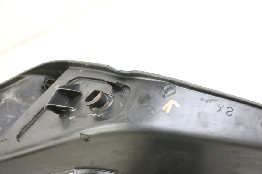 photo de PATA DE PIE IZQUIERDA PIAGGIO X8 125 (2004 - 2007)