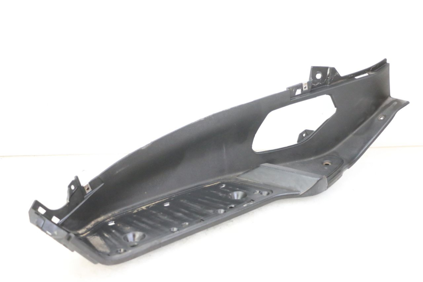 photo de PATA DE PIE IZQUIERDA PIAGGIO X8 125 (2004 - 2007)
