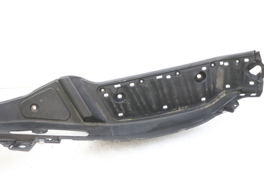 photo de PATA DE PIE IZQUIERDA PIAGGIO X8 125 (2004 - 2007)