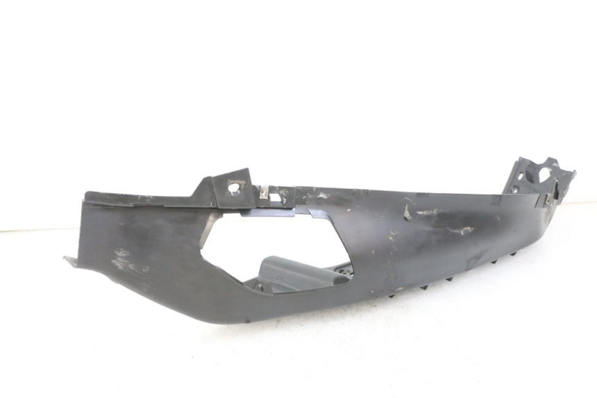 photo de PATA DE PIE IZQUIERDA PIAGGIO X8 125 (2004 - 2007)
