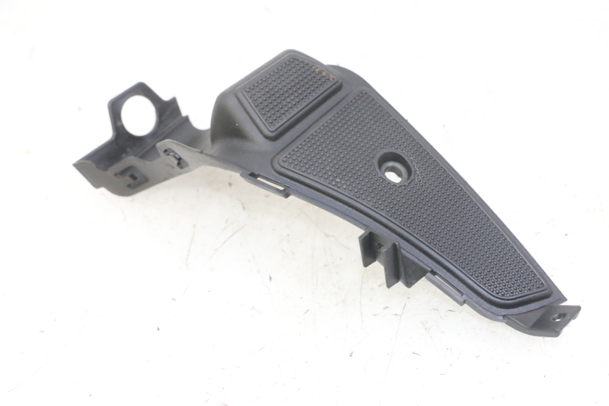 photo de TAPA REPOSAPIES IZQUIERDA GILERA RUNNER SL 50 (2006 - 2009)