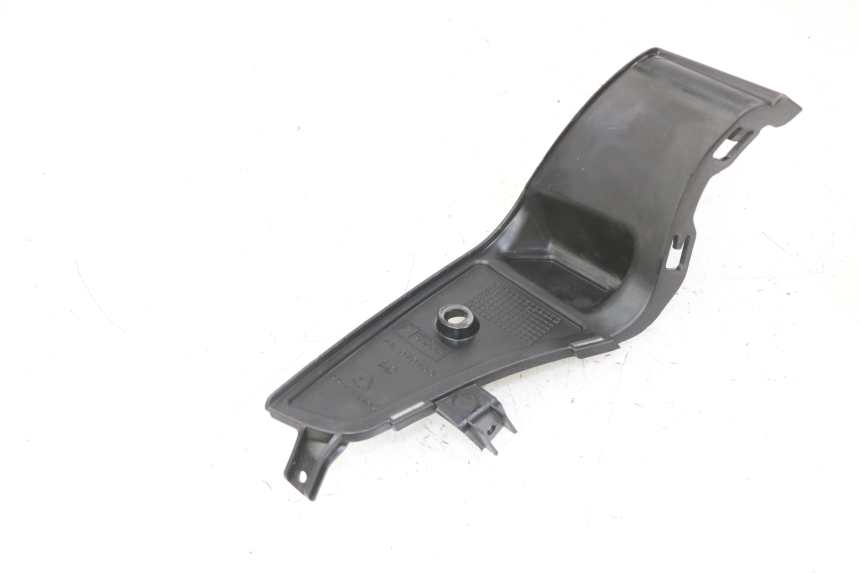 photo de TAPA REPOSAPIES IZQUIERDA GILERA RUNNER SL 50 (2006 - 2009)