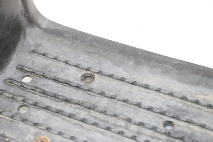 photo de TAPA REPOSAPIES IZQUIERDA HYTRACK S 150 (2003 - 2011)