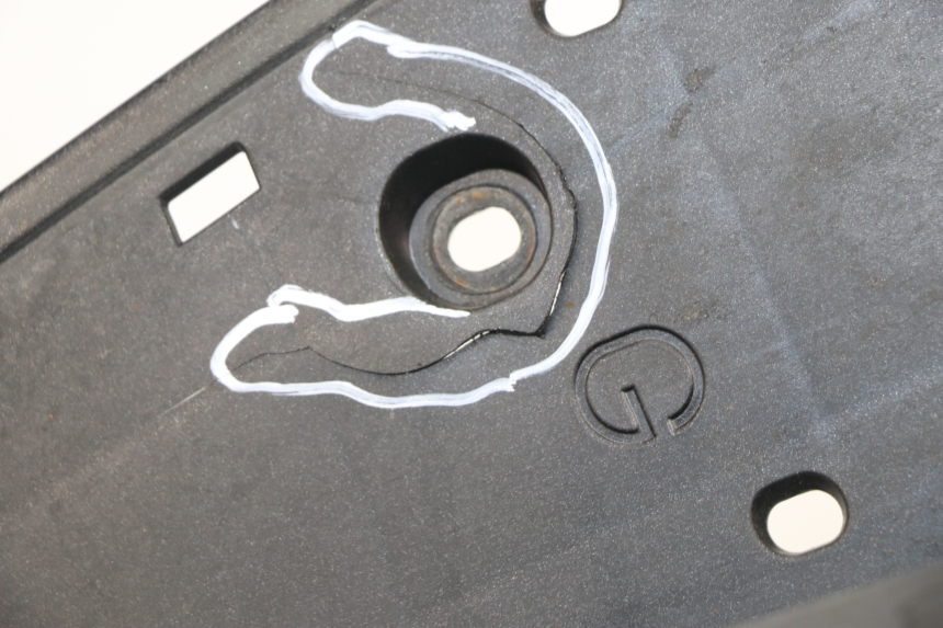 photo de PATA DE APOYO IZQUIERDA PEUGEOT SATELIS COMPRESSOR K15 125 (2006 - 2009)
