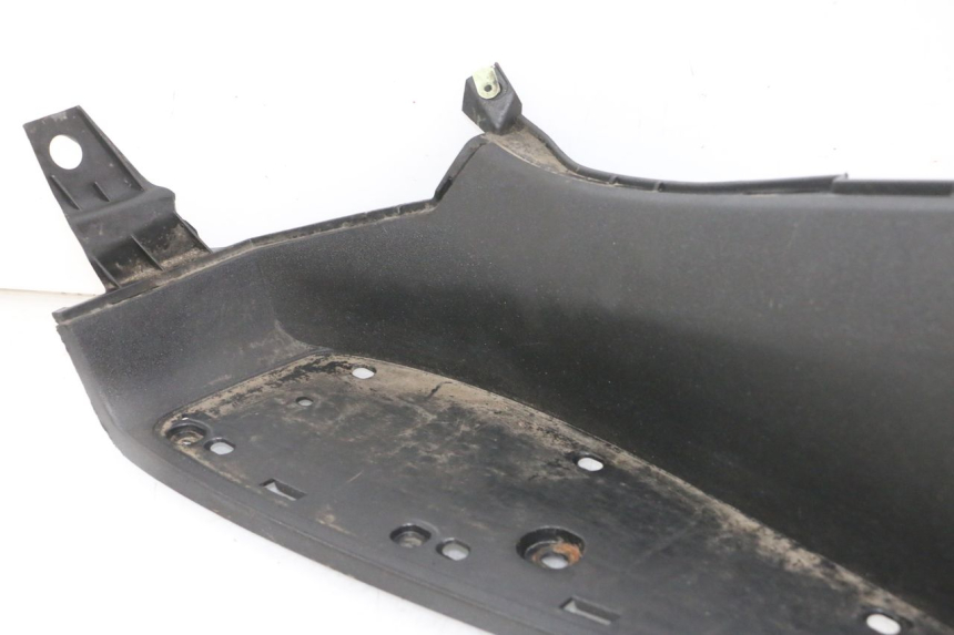 photo de TAPA REPOSAPIES IZQUIERDA PEUGEOT SATELIS 125 (2013 - 2018)