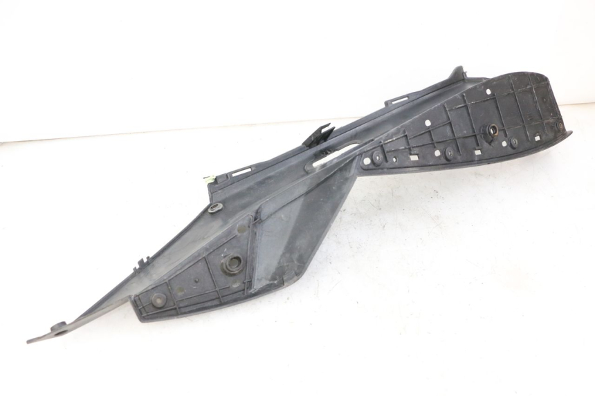 photo de TAPA REPOSAPIES IZQUIERDA PEUGEOT SATELIS 250 (2006 - 2012)
