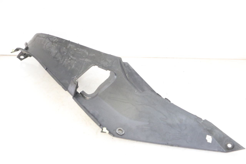 photo de TAPA REPOSAPIES IZQUIERDA PEUGEOT SATELIS 250 (2006 - 2012)