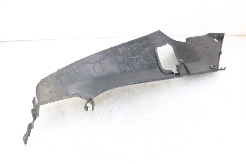 photo de TAPA REPOSAPIES IZQUIERDA PEUGEOT SATELIS 250 (2006 - 2012)