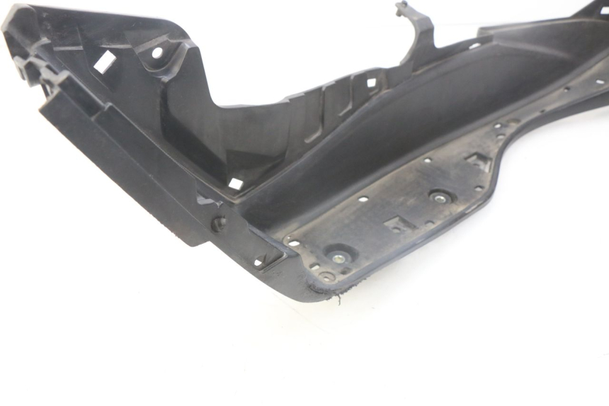 photo de PATA DE APOYO IZQUIERDA SUZUKI AN BURGMAN 400 (2006 - 2010)