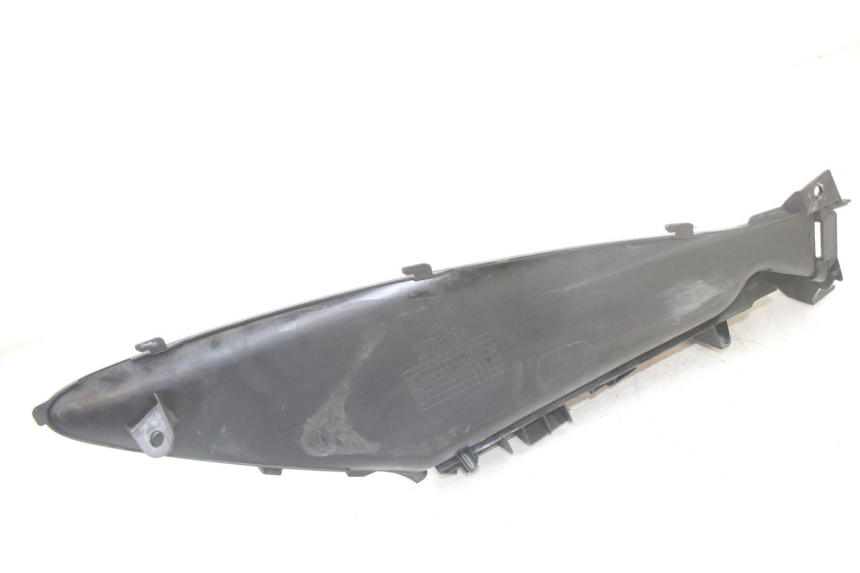 photo de TAPA REPOSAPIES IZQUIERDA SUZUKI BURGMAN 125 (2015 - 2017)