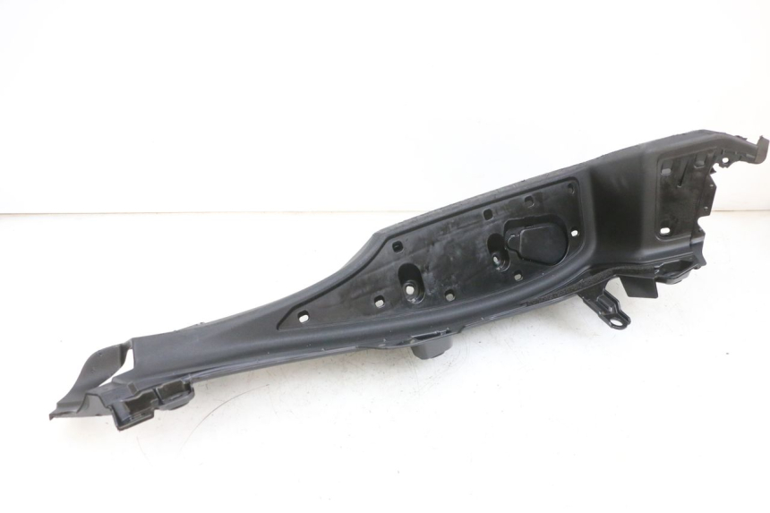 photo de TAPA REPOSAPIES IZQUIERDA YAMAHA TRICITY 300 (2020 - 2024) - Otra vista del artículo