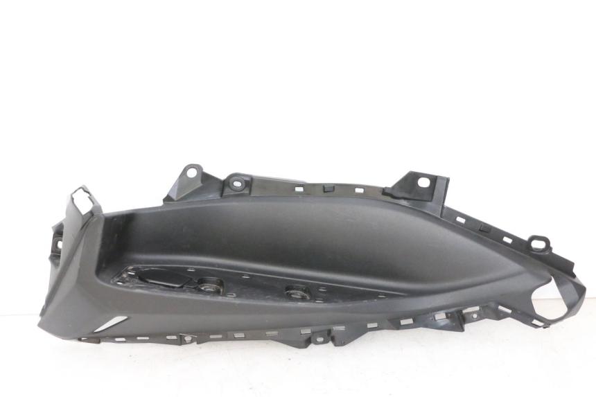 photo de TAPA REPOSAPIES IZQUIERDA YAMAHA XMAX X-MAX 125 (2021 - 2025)