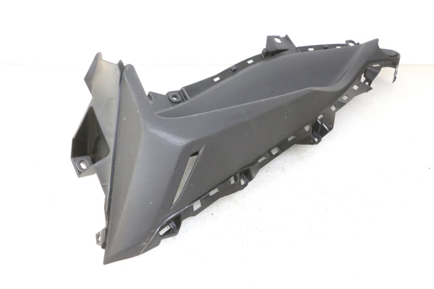 photo de TAPA REPOSAPIES IZQUIERDA YAMAHA XMAX X-MAX 125 (2021 - 2025)