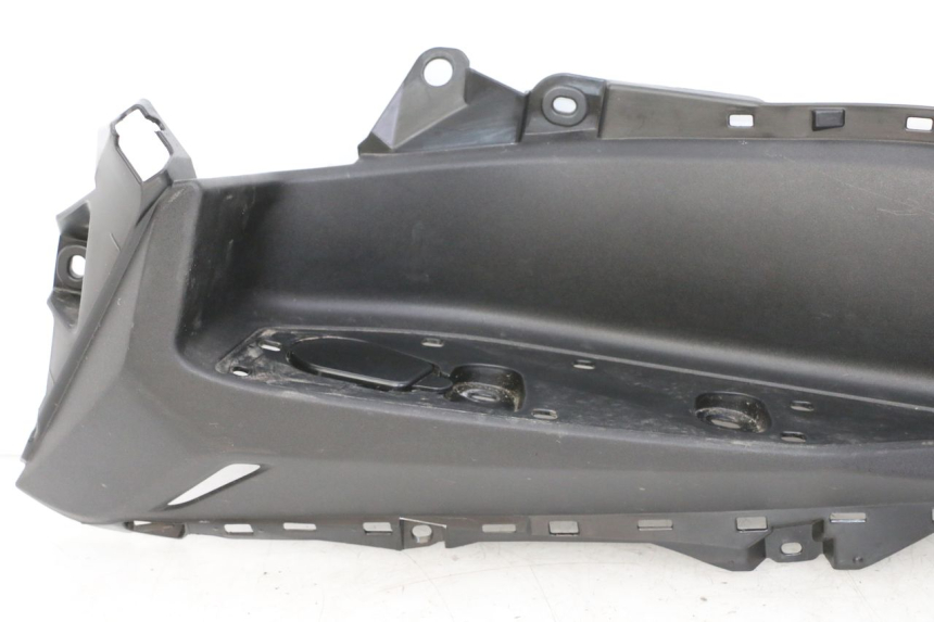 photo de TAPA REPOSAPIES IZQUIERDA YAMAHA XMAX X-MAX 125 (2021 - 2025)
