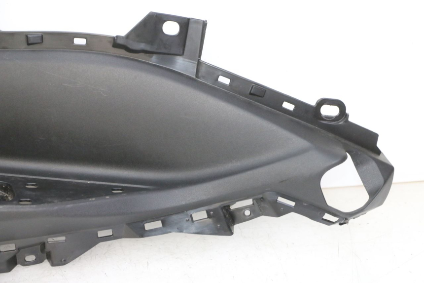 photo de TAPA REPOSAPIES IZQUIERDA YAMAHA XMAX X-MAX 125 (2021 - 2025)