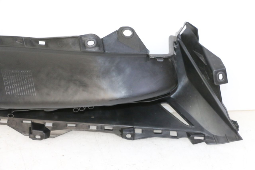 photo de TAPA REPOSAPIES IZQUIERDA YAMAHA XMAX X-MAX 125 (2021 - 2025)