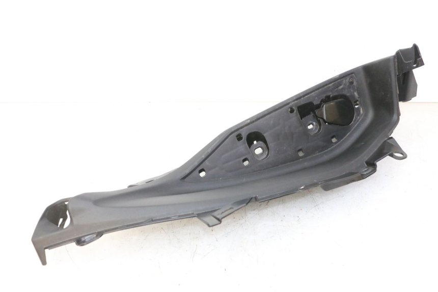 photo de TAPA REPOSAPIES IZQUIERDA YAMAHA XMAX X-MAX 125 (2021 - 2025)