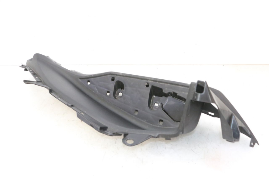 photo de TAPA REPOSAPIES IZQUIERDA YAMAHA XMAX X-MAX 125 (2021 - 2025)