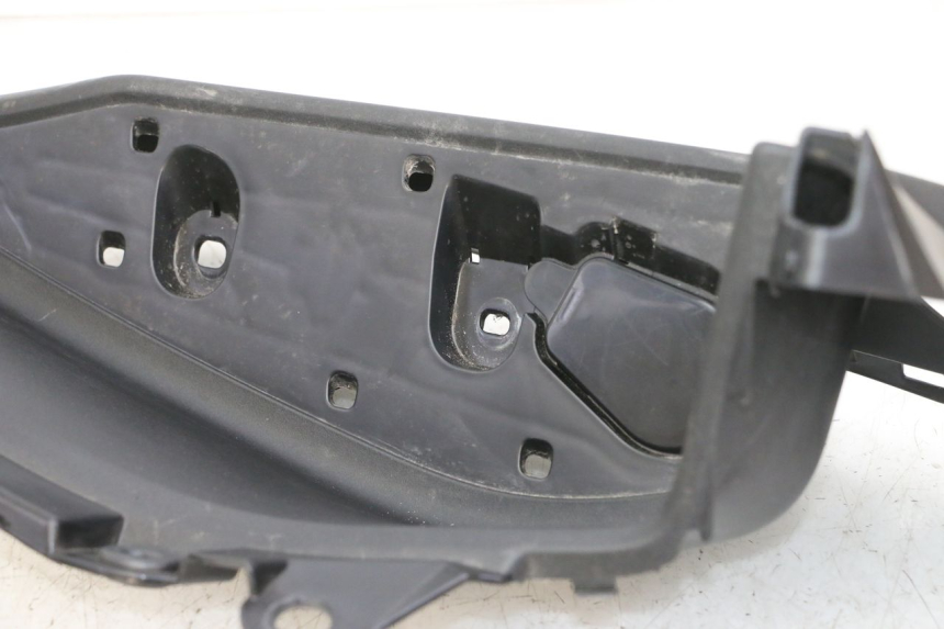 photo de TAPA REPOSAPIES IZQUIERDA YAMAHA XMAX X-MAX 125 (2021 - 2025)