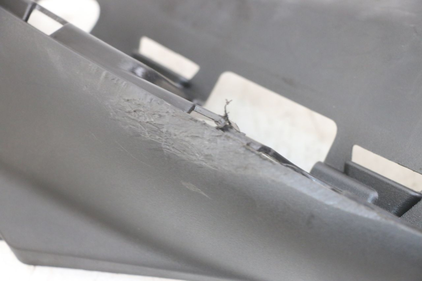 photo de TAPA REPOSAPIES IZQUIERDA YAMAHA NEO'S NEOS 2T EASY 50 (2013 - 2016)