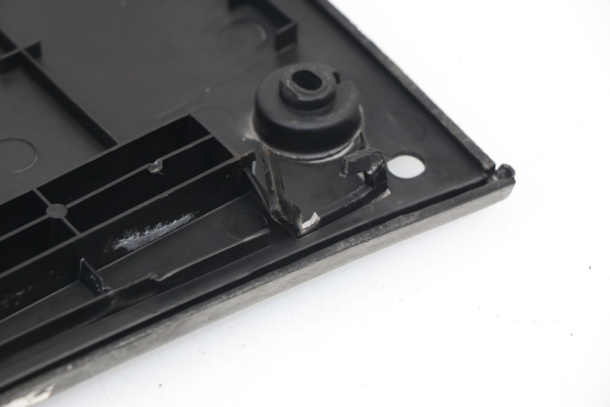 photo de TAPA REPOSAPIES KYMCO GRAND DINK 125 (2002 - 2007)