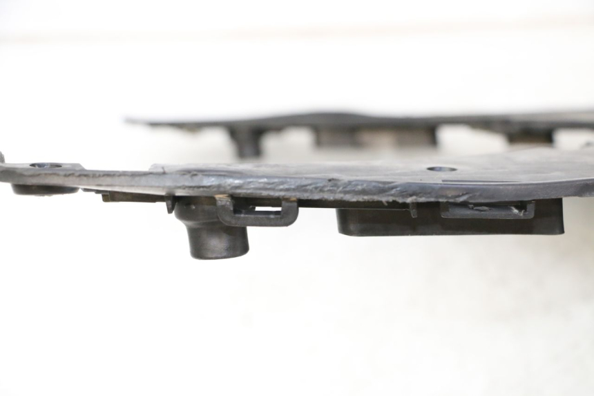 photo de TAPA REPOSAPIES DAELIM HISTORY 125 (2001 - 2002)