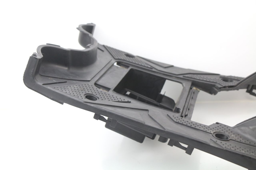 photo de TAPA REPOSAPIES SYM JET 4 50 (2010 - 2014) - Detalles de los puntos de fijación