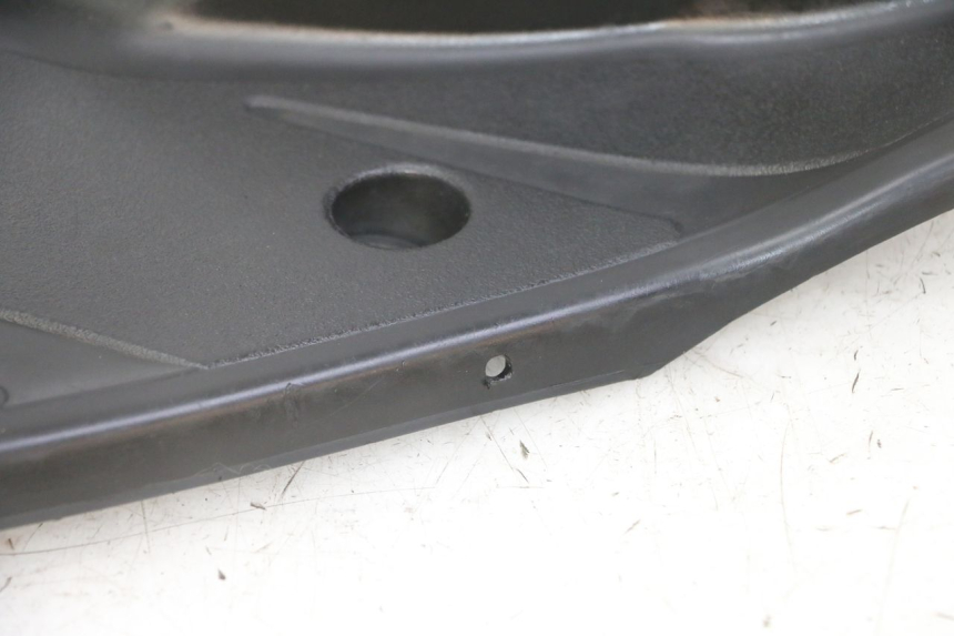 photo de TAPA REPOSAPIES YAMAHA JOG R 50 (2004 - 2014)