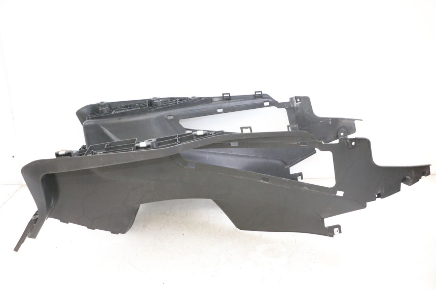 photo de TAPA REPOSAPIES SYM JOYMAX 125 (2010 - 2017)