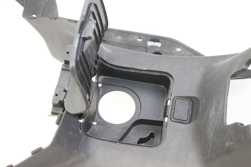 photo de TAPA REPOSAPIES SYM JOYMAX 125 (2010 - 2017)