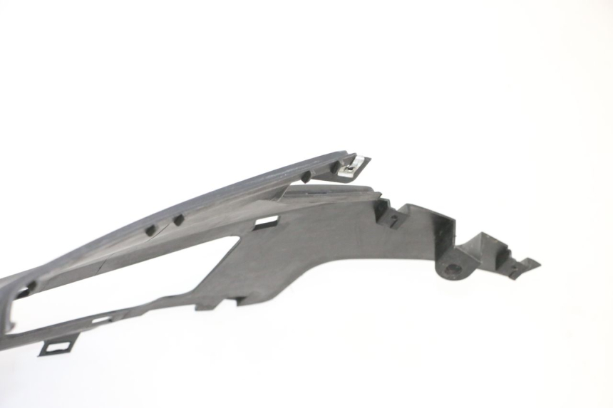 photo de TAPA REPOSAPIES SYM JOYMAX 125 (2010 - 2017)