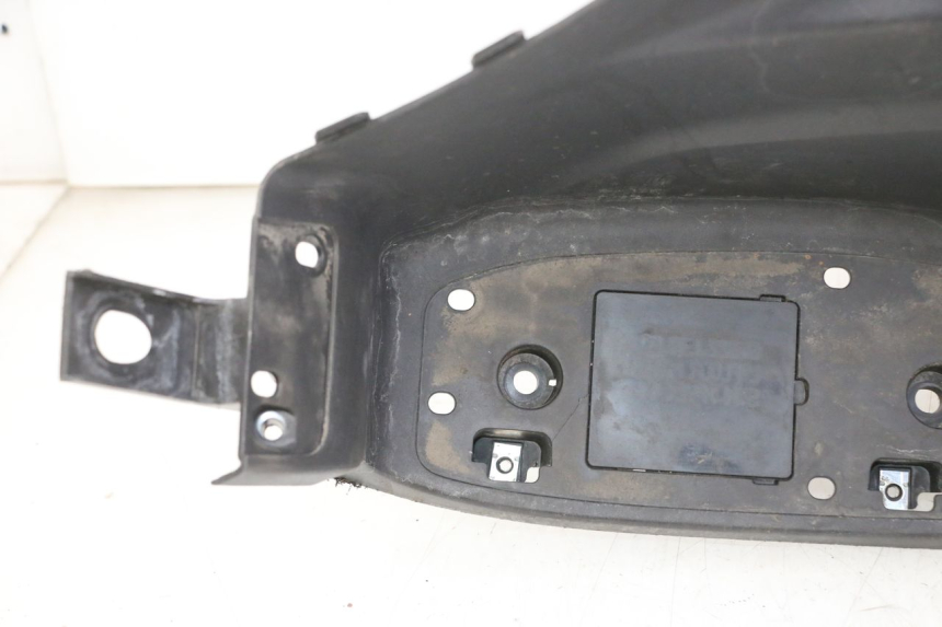 photo de TAPA REPOSAPIES SYM JOYMAX 125 (2010 - 2017)