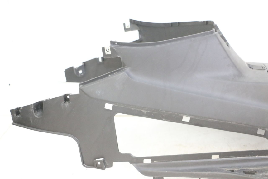 photo de TAPA REPOSAPIES SYM JOYMAX 125 (2010 - 2017)