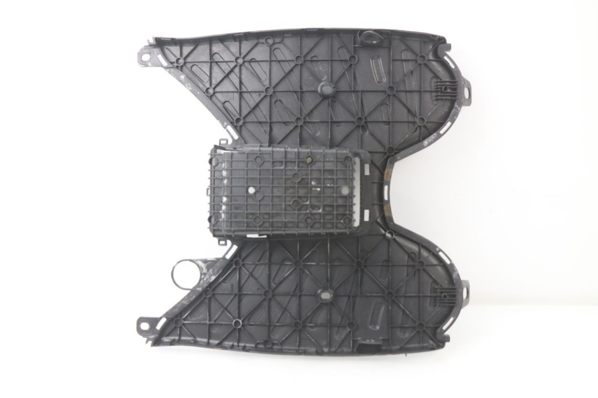 photo de TAPA REPOSAPIES PEUGEOT KISBEE 2T 50 (2010 - 2017)