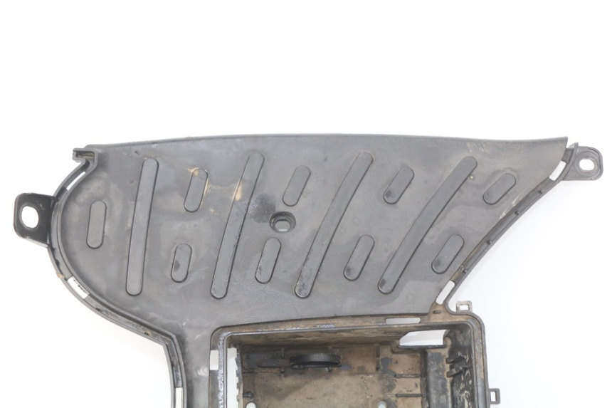 photo de TAPA REPOSAPIES PEUGEOT KISBEE 2T 50 (2010 - 2017)