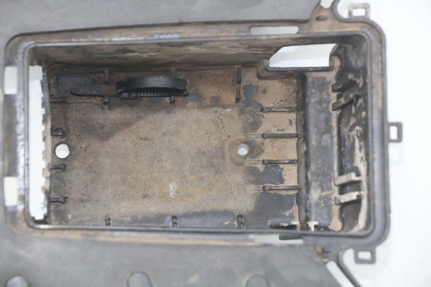 photo de TAPA REPOSAPIES PEUGEOT KISBEE 2T 50 (2010 - 2017)